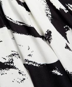 Alexander McQueen Graffiti Print Cotton Midi-Dress -Alexander McQueen Elegant store unnamed file 1158