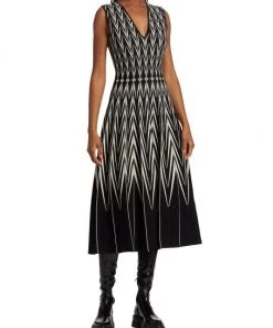 Alexander McQueen Printed Midi-Dress 9 Alexander McQueen Printed Midi-Dress -Alexander McQueen Elegant store unnamed file 1252