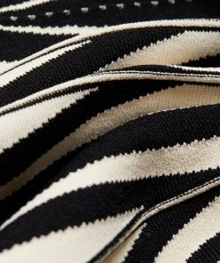 Alexander McQueen Printed Midi-Dress 13 Alexander McQueen Printed Midi-Dress -Alexander McQueen Elegant store unnamed file 1256