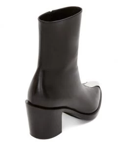 Alexander McQueen Leather Ankle Boots -Alexander McQueen Elegant store unnamed file 1968