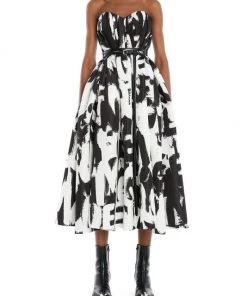 Alexander McQueen Strapless Fit & Flare Graffiti-Logo Gown -Alexander McQueen Elegant store unnamed file 2358